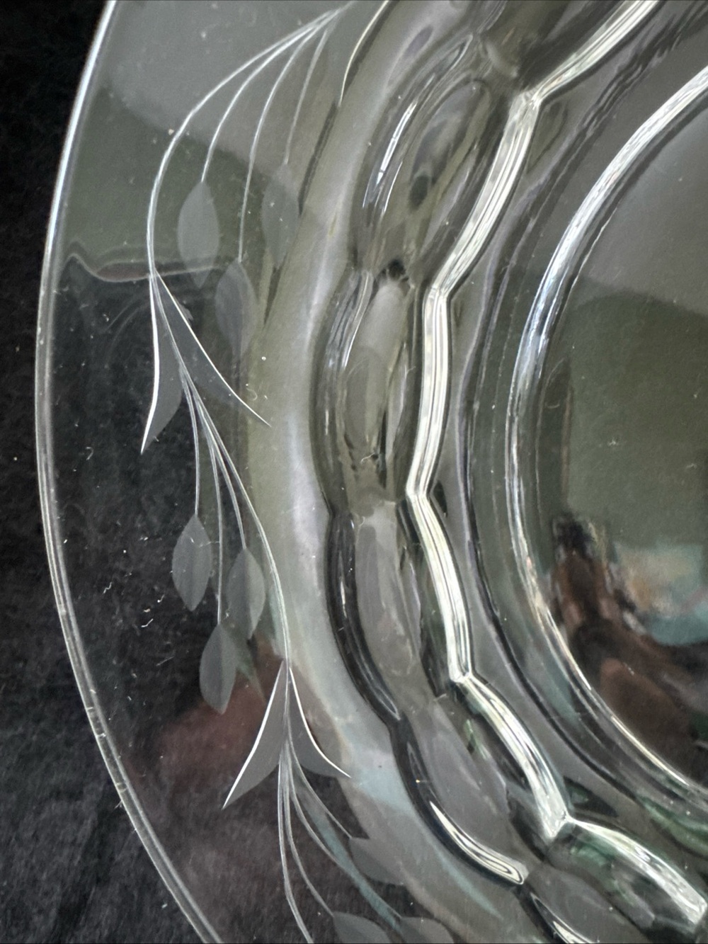 Set of 5 Fostoria Raleigh Crystal Clear 7 1/2” Salad Plates w/ Etched Lilies - Picture 5 of 8